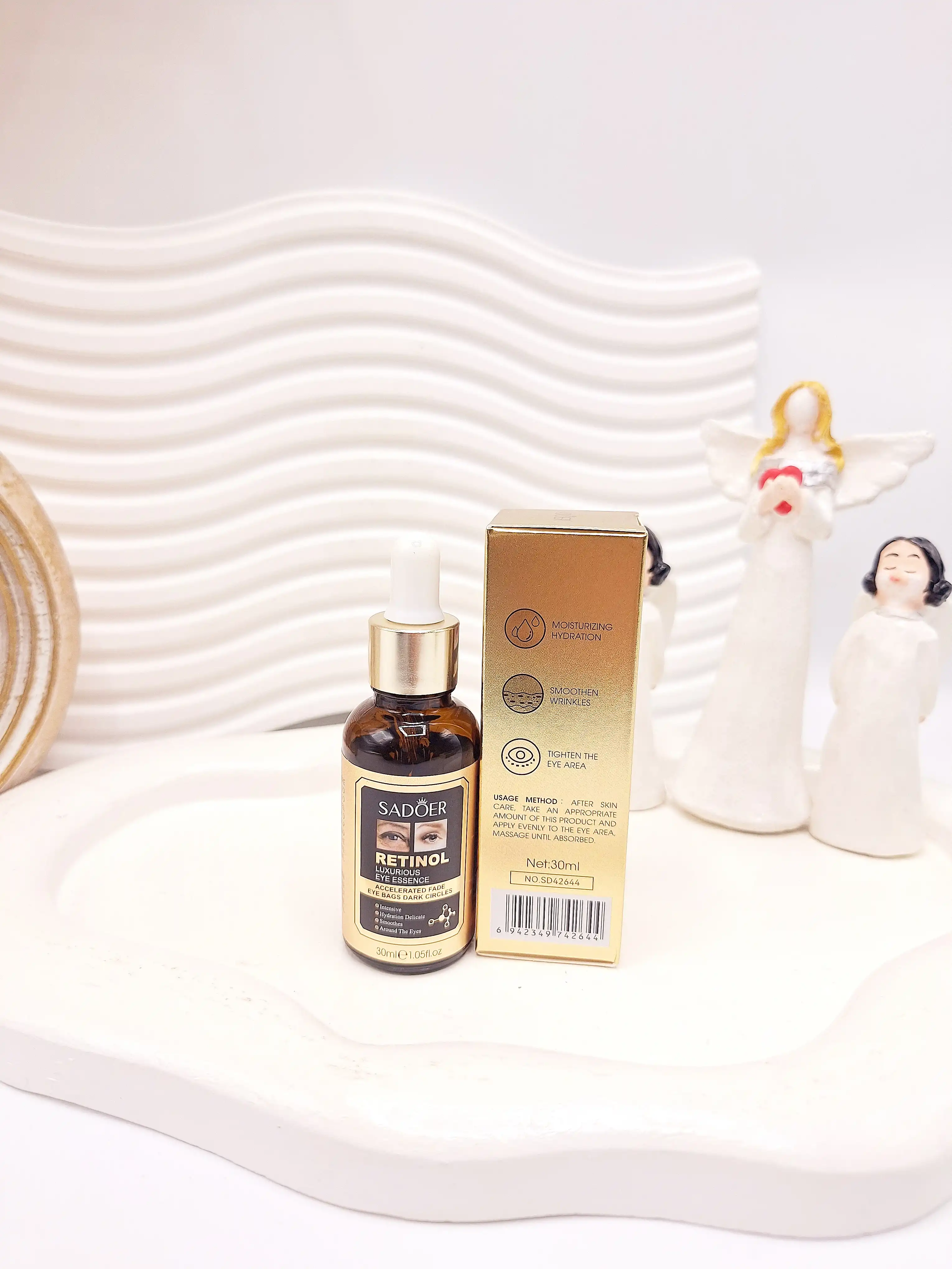 سرم دور چشم جوانساز رتینول برند sador کد 42644