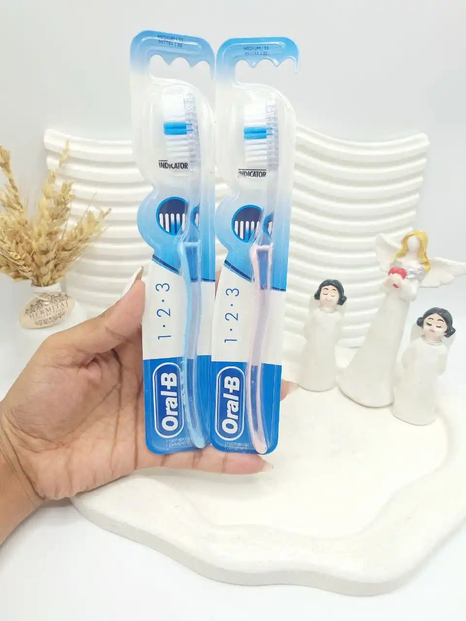 مسواک اورال بی Oral B مدل Gentle Care برای دندانهای حساس با برس نرم کد 2504